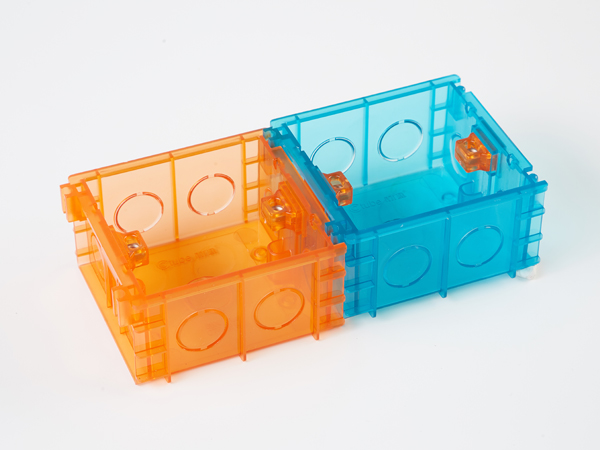 PVC透明86自扣無(wú)縫底盒