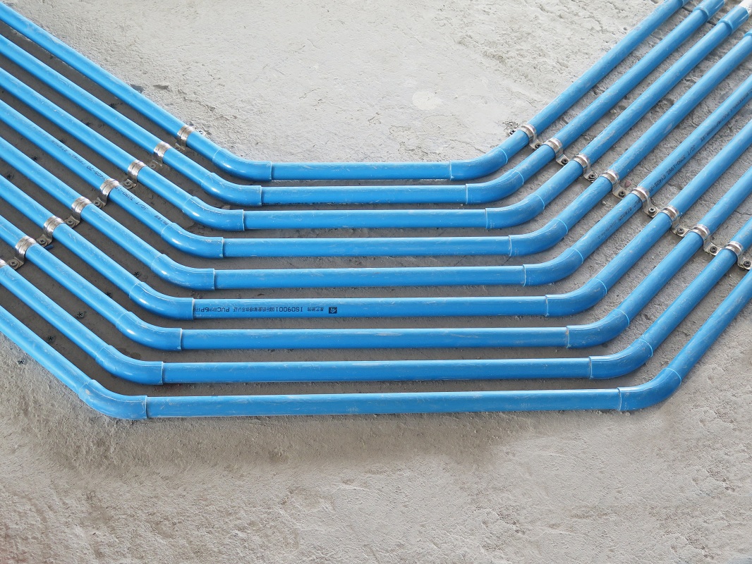 135°T型彎如何破解大空間布線“繞路多、耗材高”困局？